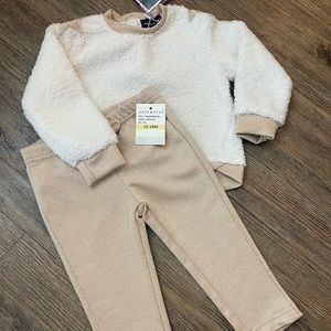Andy and Evan baby 12-18 months little girls outfit.  Gold glitter pants sherpa